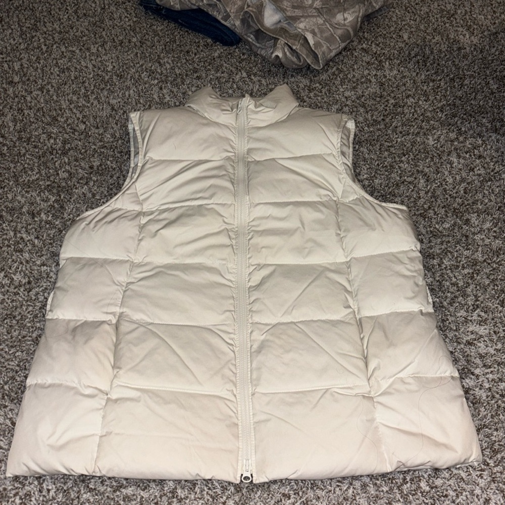 Gap Women’s Vest!